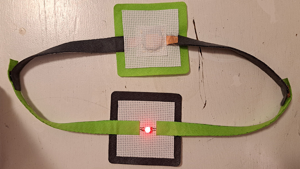 battery and LED modules connected, LED is lighting