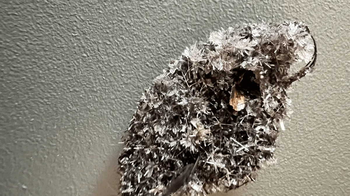 Byproduct Magnetic Crystal for Accessories