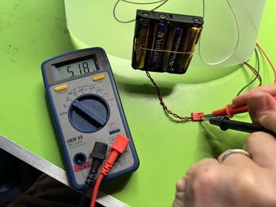 battery voltage fot the test