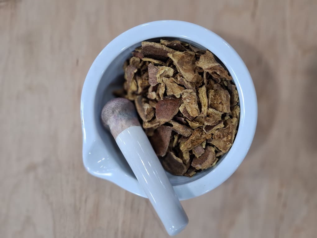 Pomegranate Peels Crushing 2