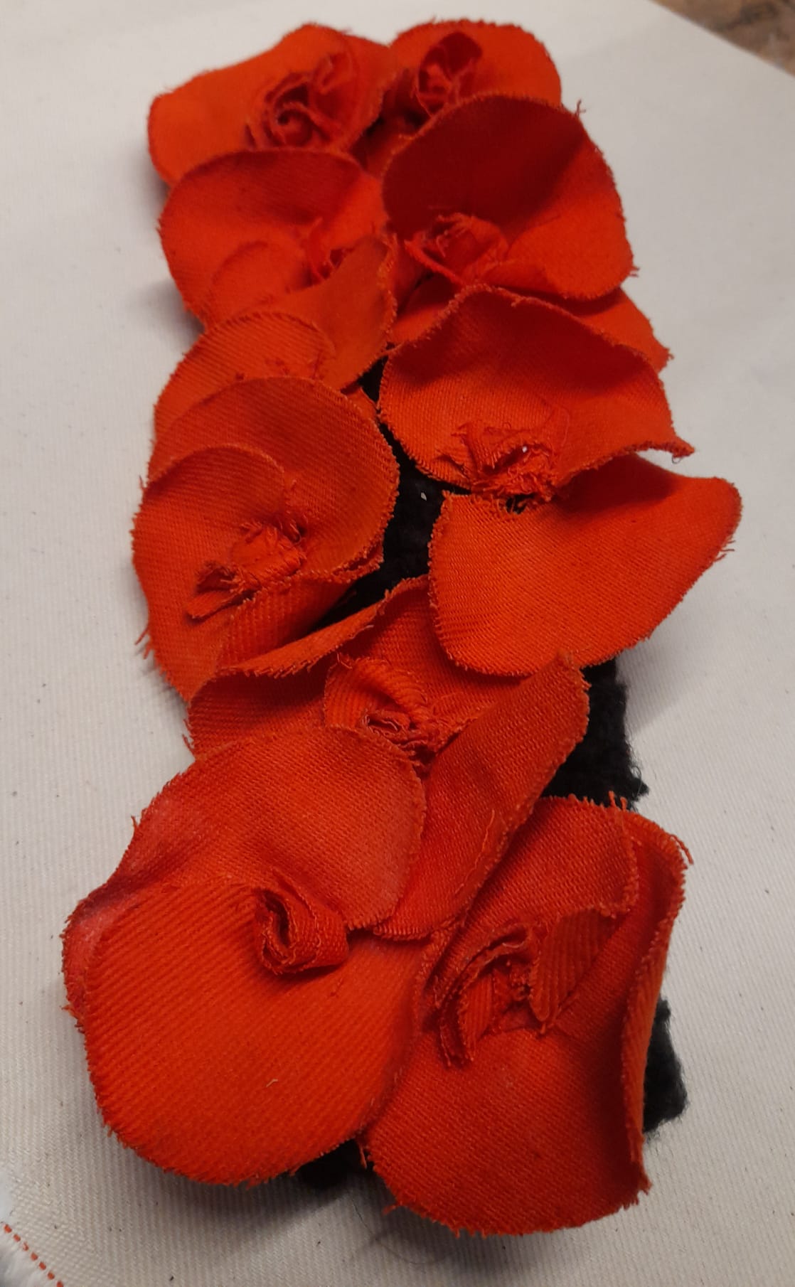 Final headband decorated with modular petals