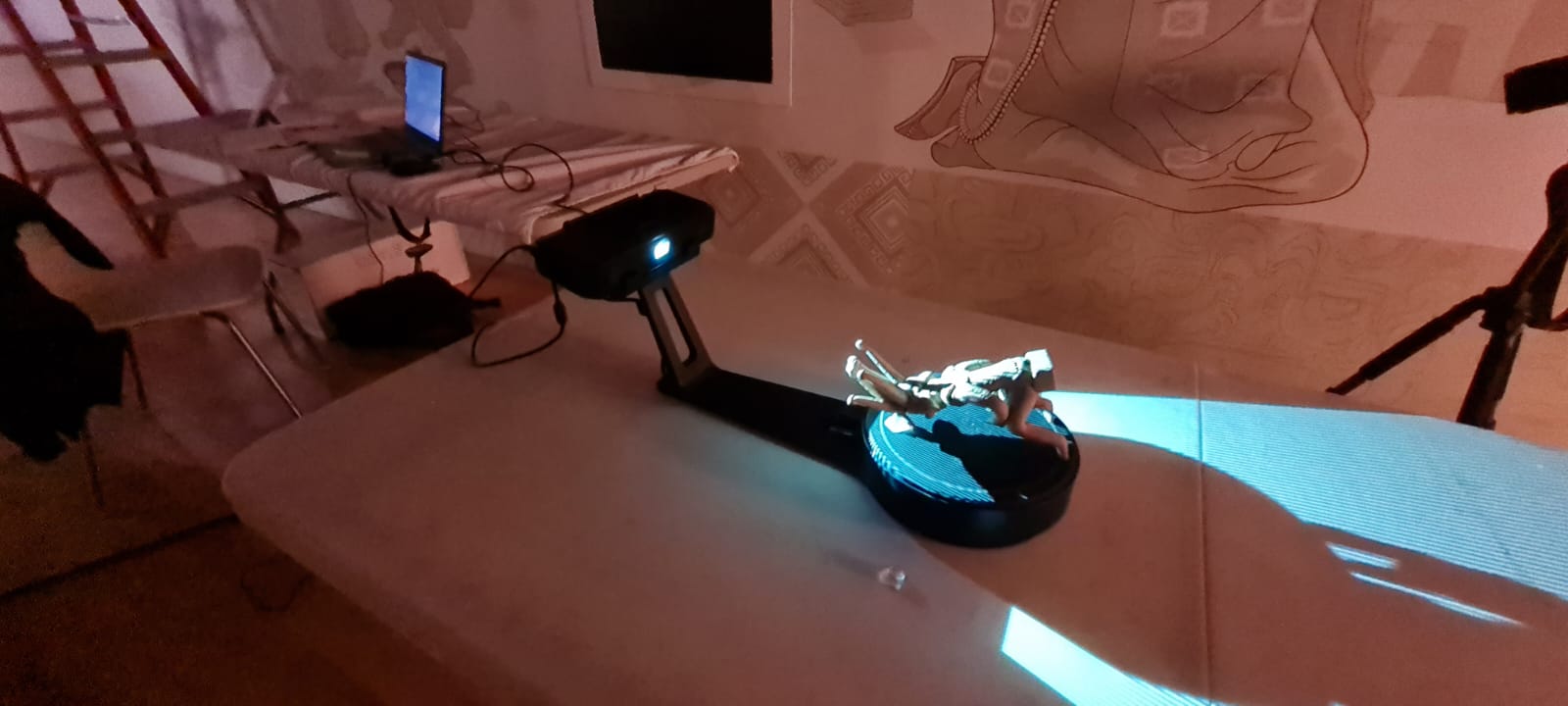 Small pieces being scanned at Museo Amparo