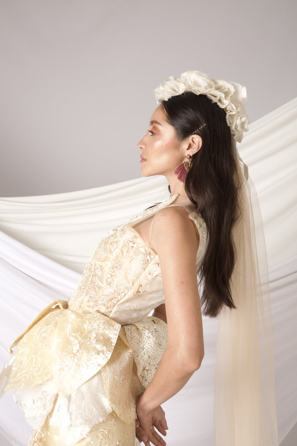 Inoscula interactive wedding dress